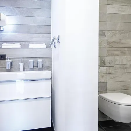 Swantovit - 5 Sterne Zwischen Ostsee Und Saaler Bodde Wustrow (Fischland)